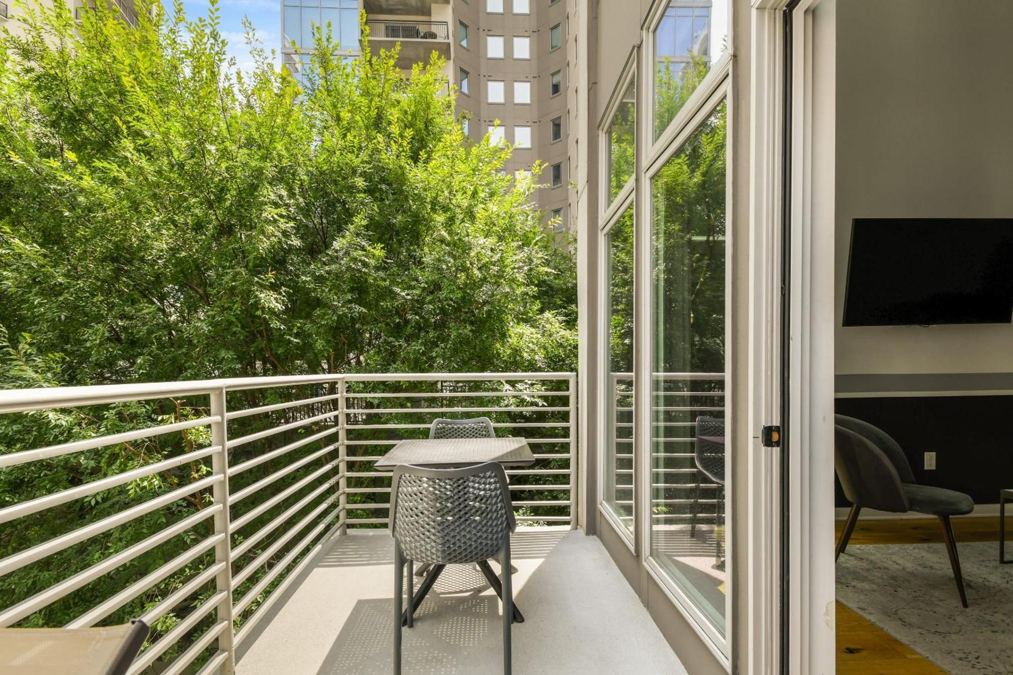 Stupendous Heart Of Piedmont Park Two Story Loft Lejlighed Atlanta Eksteriør billede